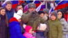 "Мама Ани погибла от осколков в апреле". Журналистка "Важных историй" – о детях из Мариуполя, благодаривших военных РФ со сцены в "Лужниках"