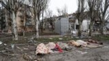 Тела погибших в Мариуполе, оккупированном российской армией. Фотография сделана 17 апреля 2022 года